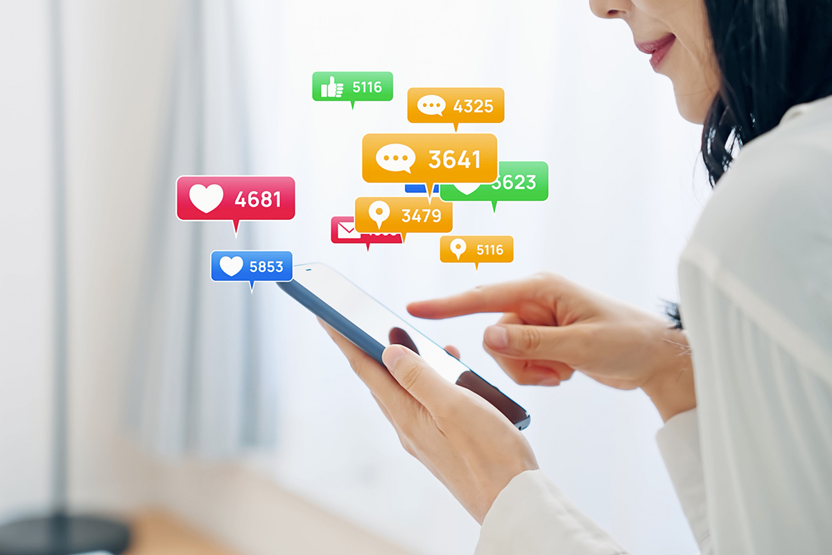LINEやSNSへの友達登録・フォローを促す