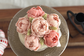 白餡で作った花の写真